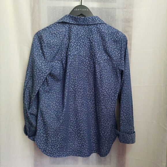 Chicos No Iron Cool Max Button Up Shirt Blue Long Sleeve Collared Size 00 US XS - Picture 5 of 10